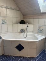 Eckbadewanne weiss mit Armatur gebrauchter Zustand