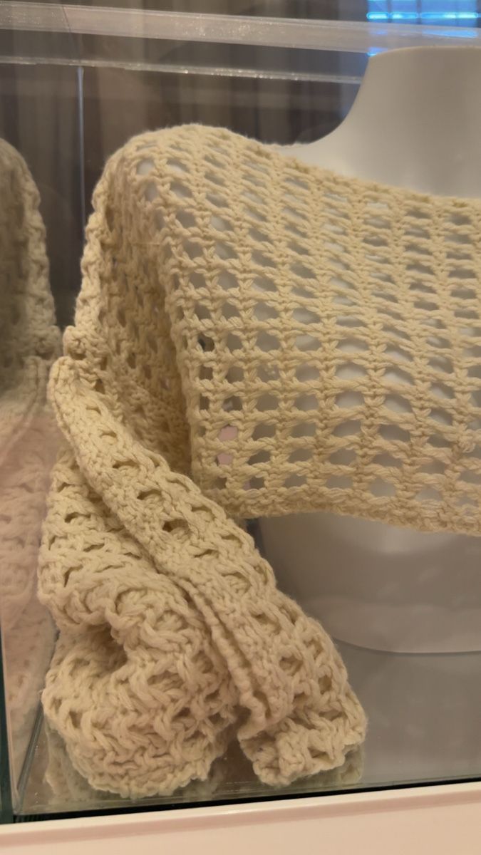 Top: Gehäkelter Pullover Creme Grösse XL – Nuovo (secondo la descrizione) da Buchs AG venduto da era_5wsj 2