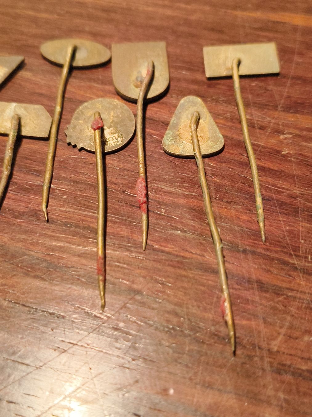 Medaillen: 10 Vintage Anstecker Abzeichen Emaille – Gebraucht aus stettlen von VintageBern_ch 7