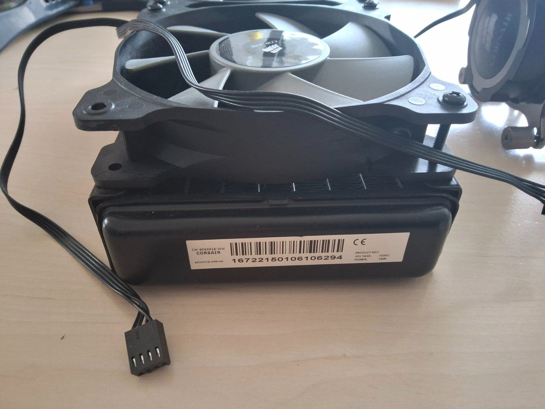 Corsair Custodie: CORSAIR Hydro Series H105 – Usato da Oberengstringen venduto da DelCtrl 2