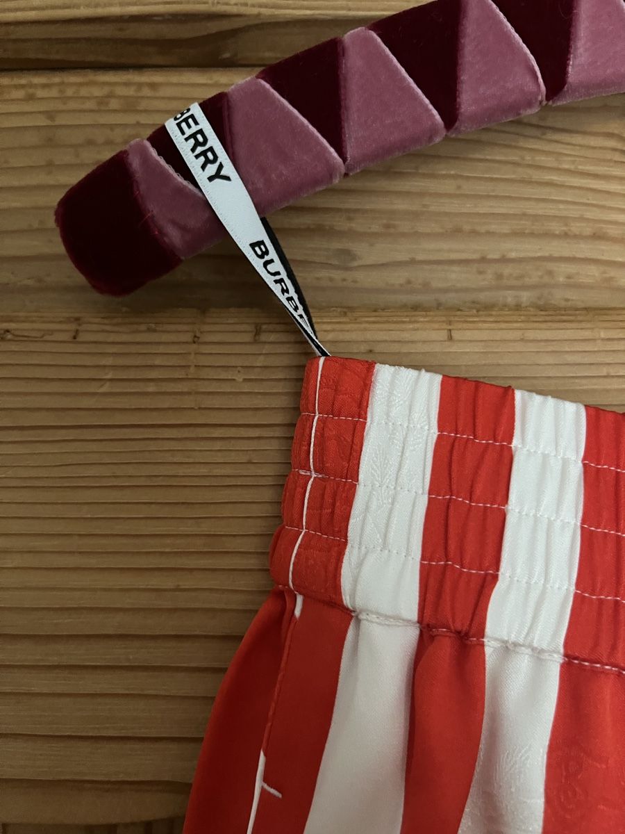 Burberry Pantalons: Burberry Seidenshorts – Neuf (Voir description) à Zürich par ra.le 2