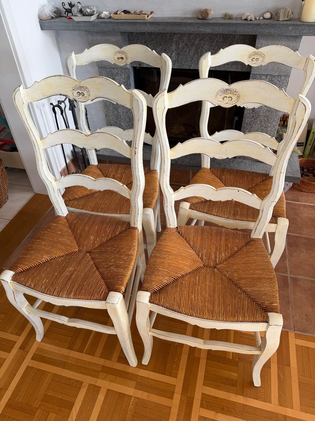 Sedie: 4 chaises provencales blanches – Usato da Chernex venduto da mutzinet