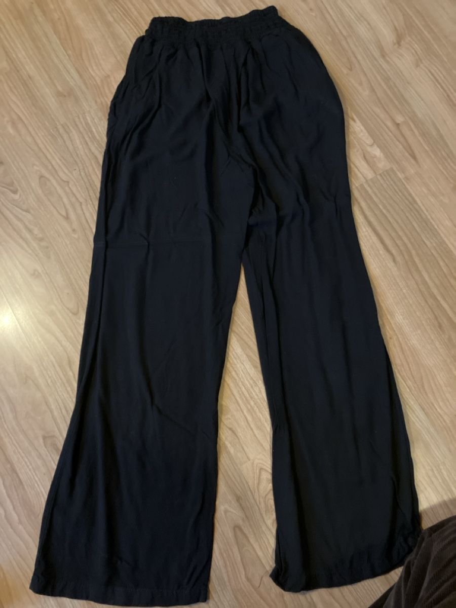 Pantaloni: Schwarze Stoffhose, Gr. S/M – Usato da Seewen SO venduto da Aurelie_T