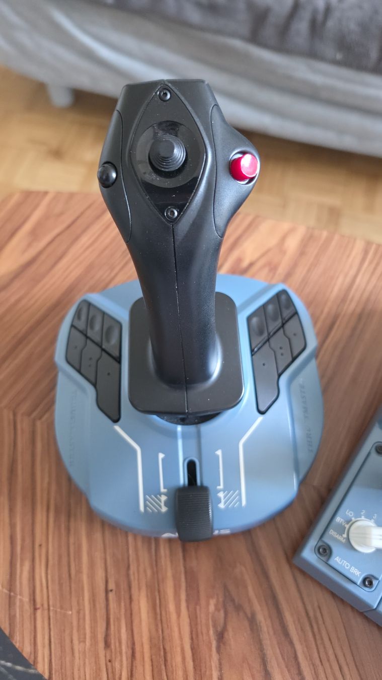 Thrustmaster Controller: Thrusmaster TCA FULL SET (jostick+quadrant) – Neu (gemäss Beschreibung) aus Genève von benjamin.c 2