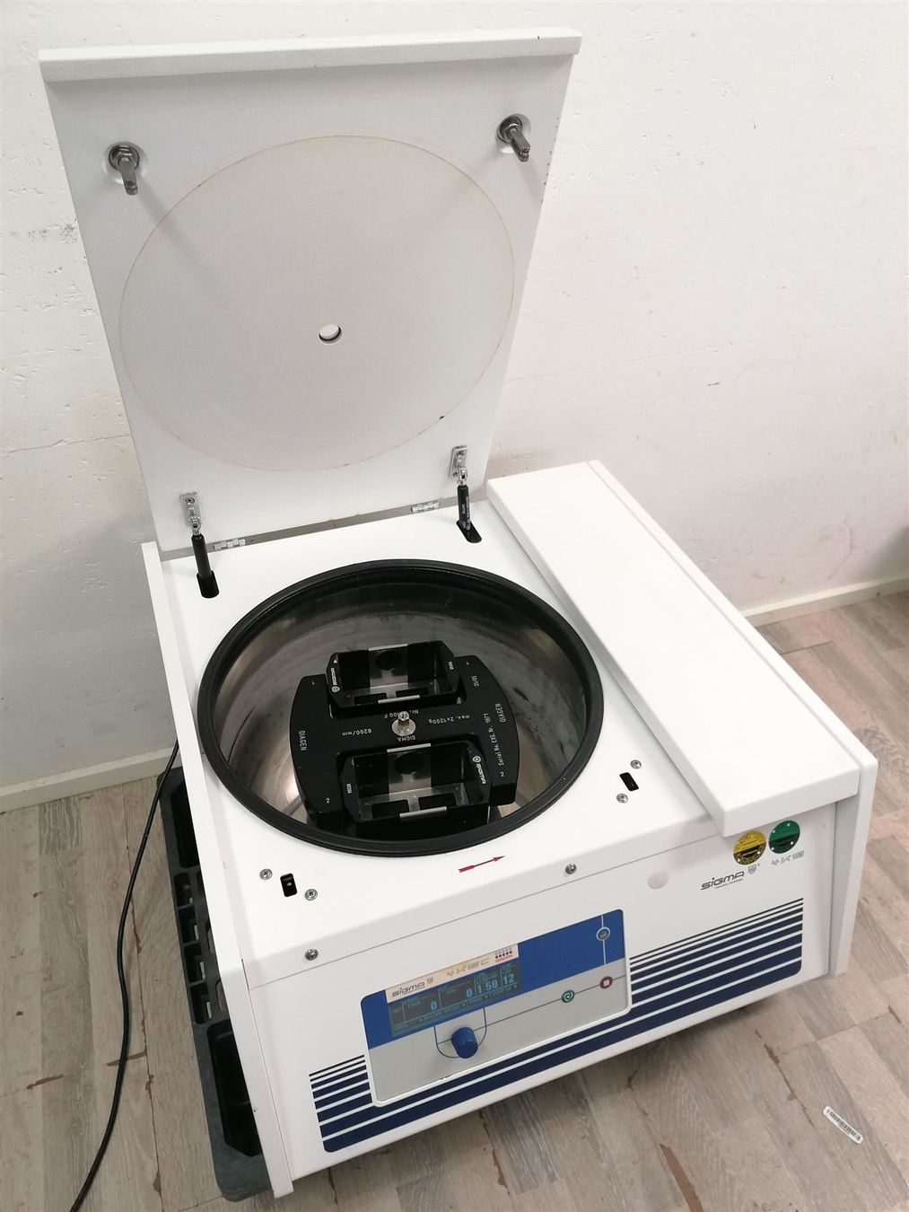 Laborzubehör: SIGMA 4K15C Laborzentrifuge – Gebraucht aus Niederdorf von LeptonAG_Labor 2