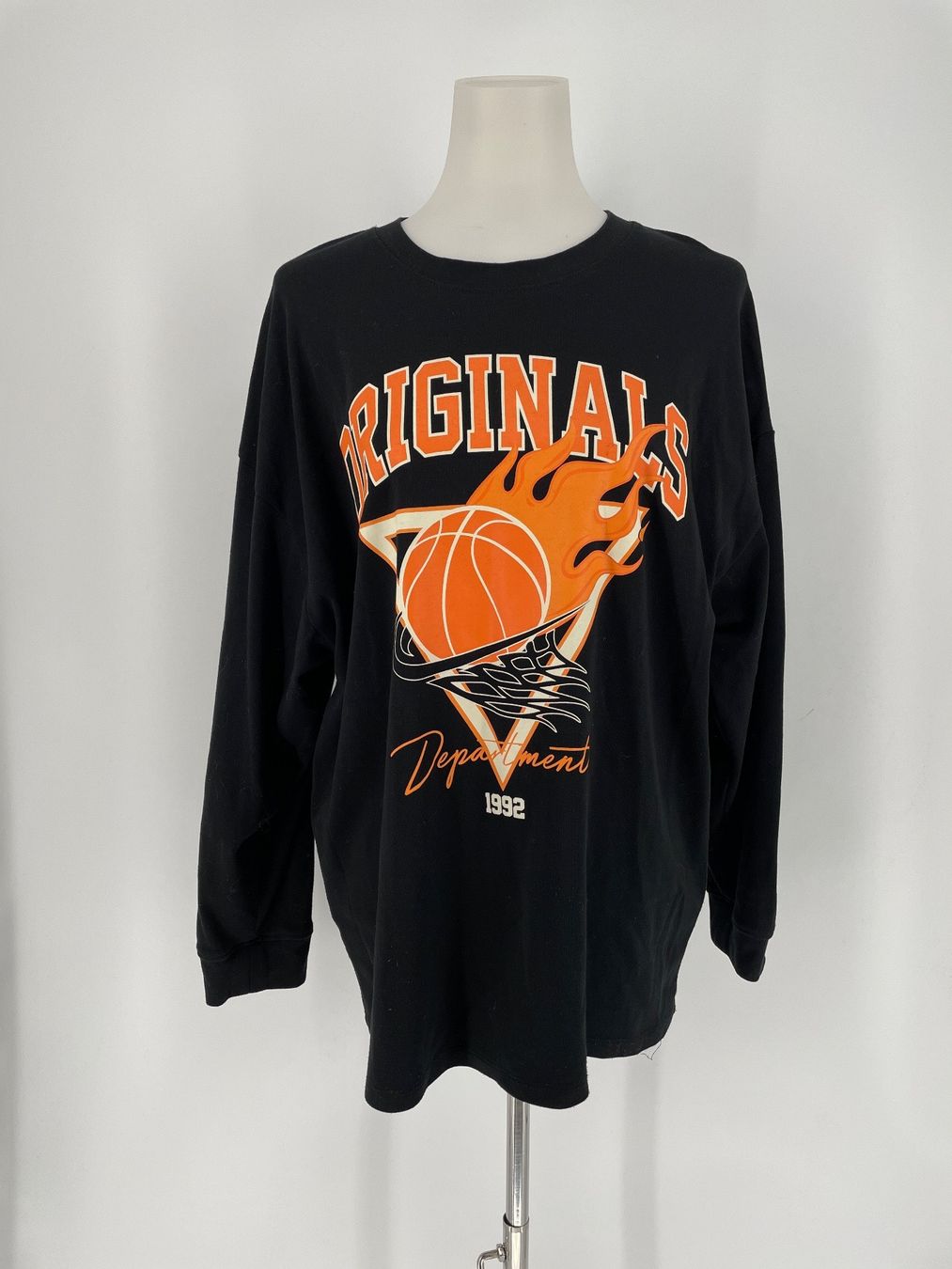 Pulls & Sweat-shirts: Pullover Gr. M FBSISTER – D'occasion à Auenstein par moin.