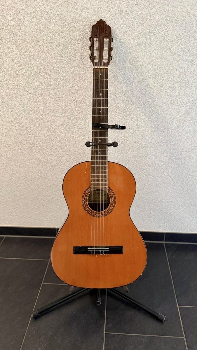 Esp Strumenti musicali: Guitare classique espagnole Guisval / Azahar Timoe – Usato da Granges-Marnand venduto da mar_87ws