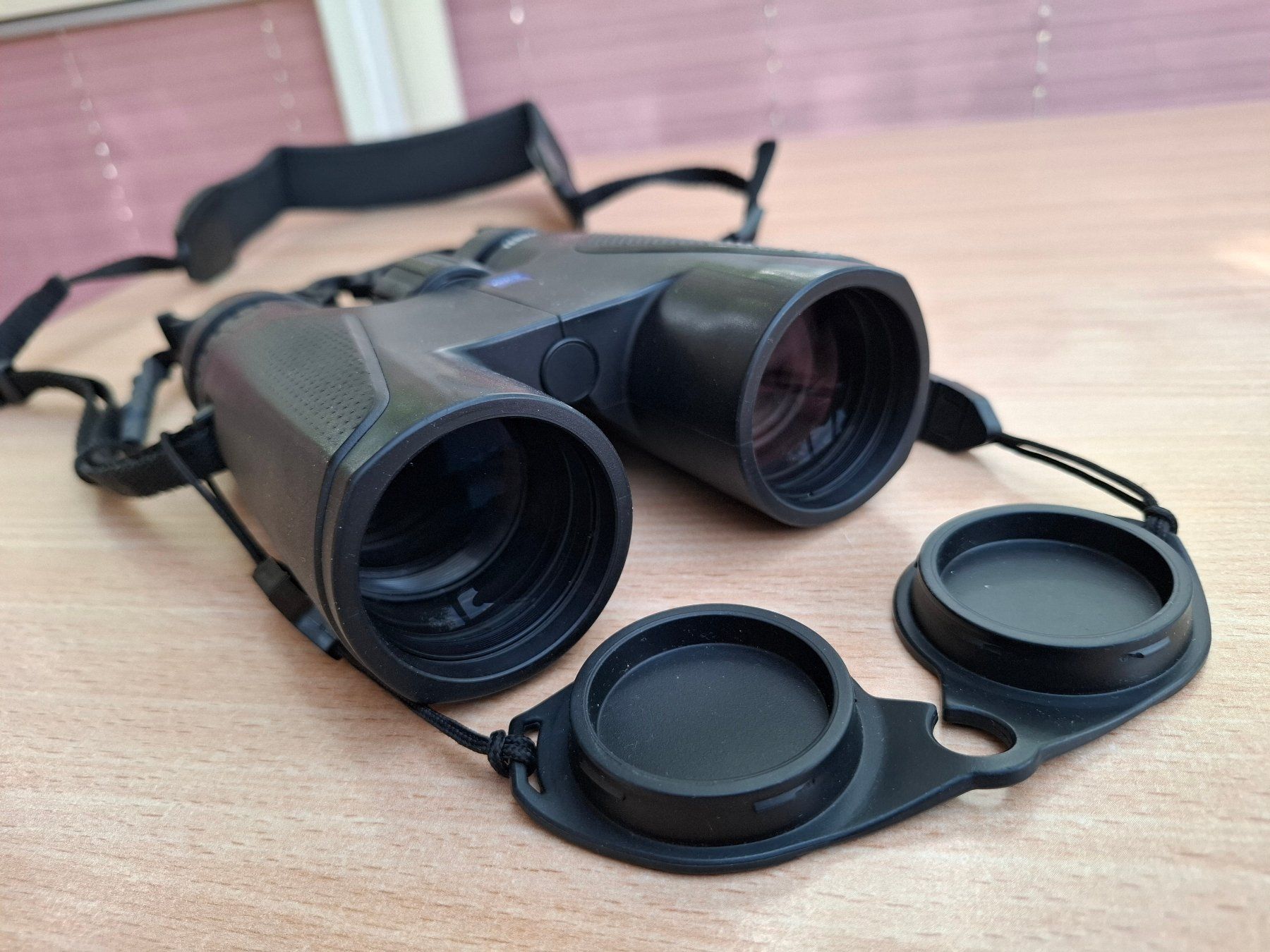 Zeiss Binocoli: Feldstecher Zeiss Terra ED 10x42 – Usato da Ennetmoos venduto da mercatorx 4
