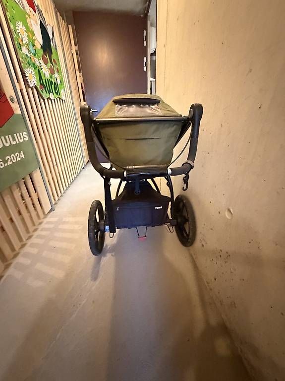 Thule Carrozzine: Thule Urban Glide 2 Cypress Green Kinderwagen – Usato da Gunzwil venduto da iy61 4