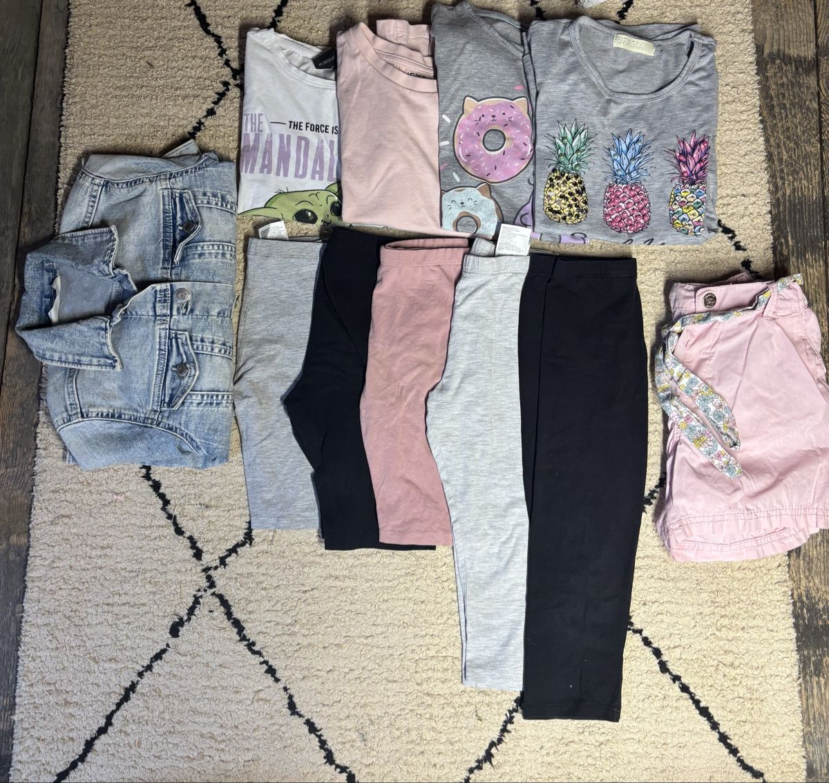 H&M Ensembles coordonnés: Mädchen Kleiderpaket Grösse 134 – D'occasion à Netstal par ali_x5fx
