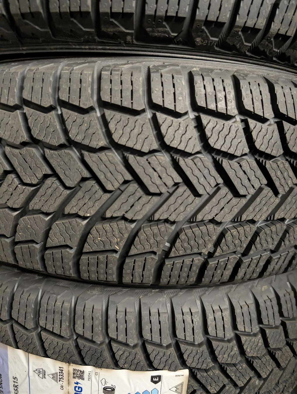 Michelin Pneus & Roues: Winterreifen  – Neuf avec emballage d'origine à Dürrenäsch par Pneu-Idris 1