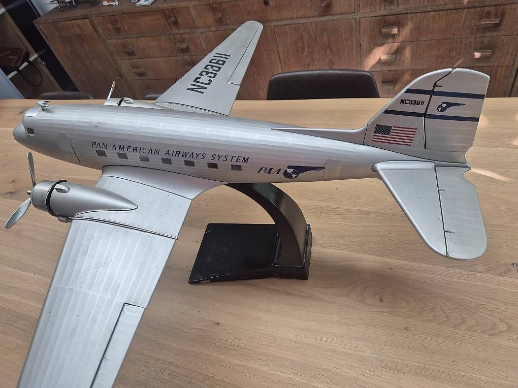 Kit di modellismo & Modellini statici: Maquette ancienne avion DC-3 – Usato da Crans VD venduto da tgdis 3