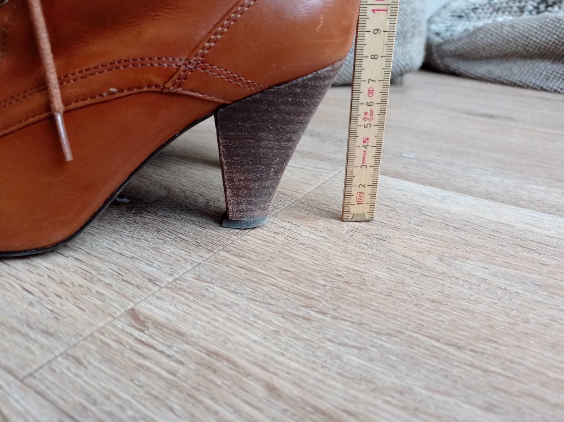 Esprit Scarpe da donna: Esprit Stiefelette 39 braun cognac – Usato da Zürich venduto da Julia0123 3