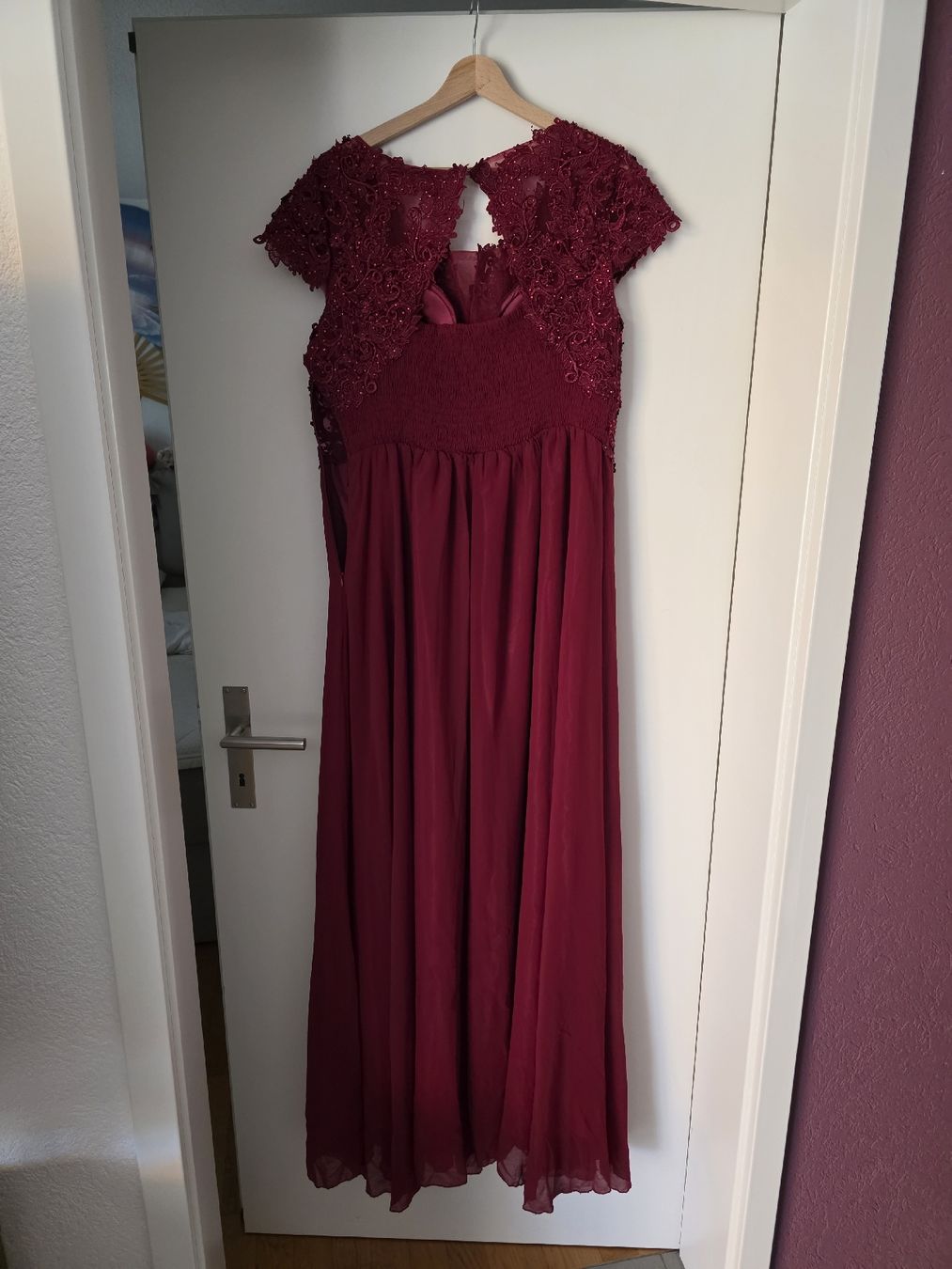 Kleider: Bordeauxfarbenes Abendkleid – Gebraucht aus Schüpfen von 95Sunni96 2