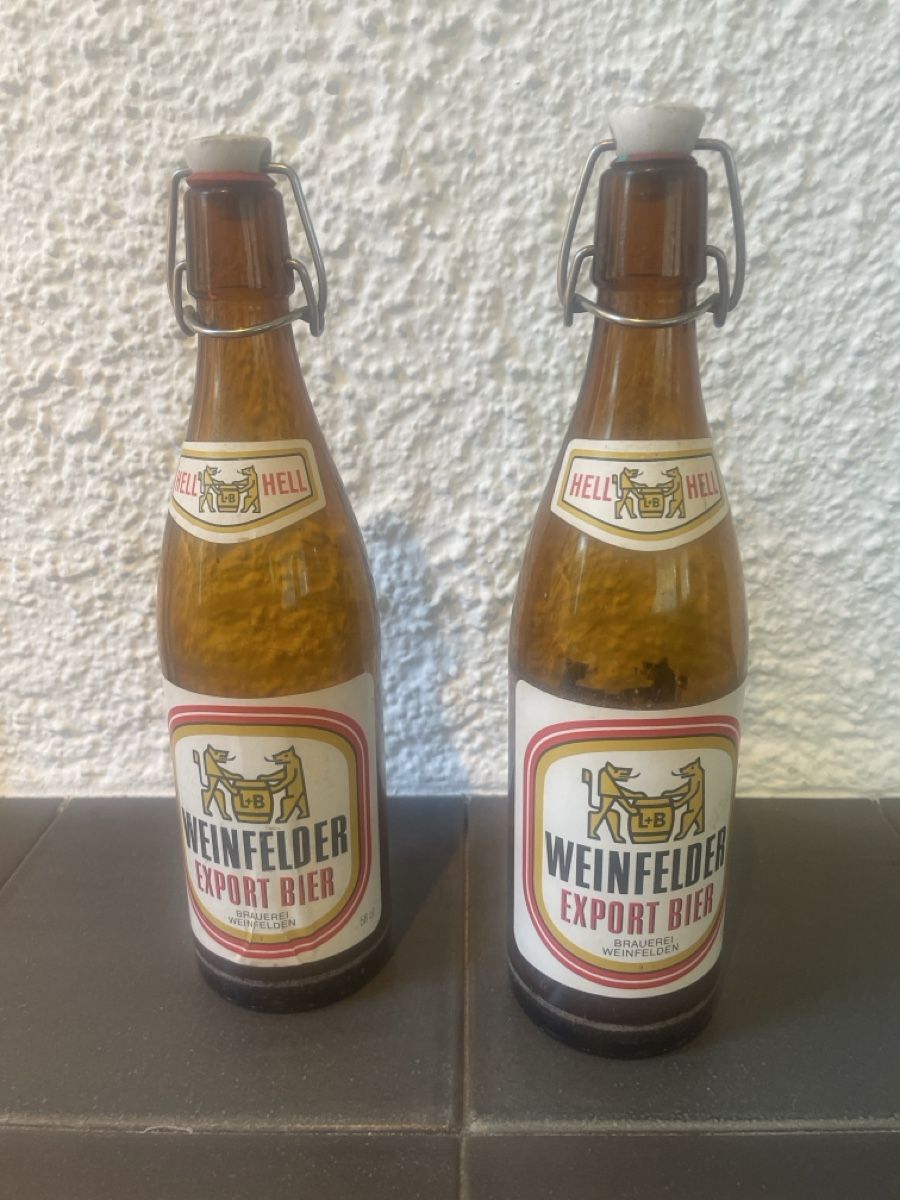 Bicchieri, Caraffe & Bottiglie: 2 Antike Bierflaschen Weinfelder Export Bier 1968 – Usato da Winterthur venduto da cheerio97