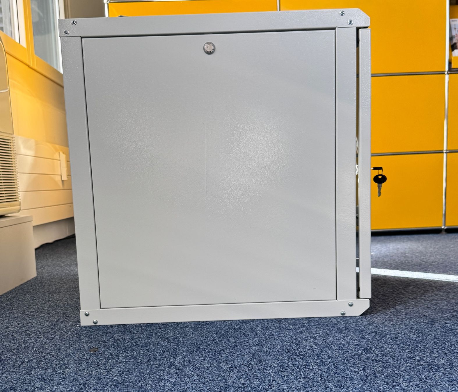 Racks & Supports: Serverrack – D'occasion à Dietikon par Oberentfelden_ 1