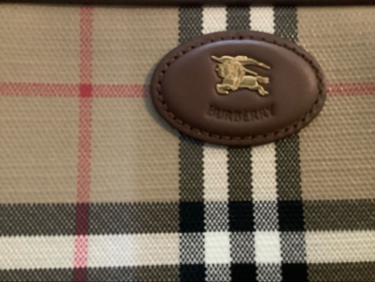 Burberry Borse: Burberry Umhängetasche Neuwertig – Nuovo (secondo la descrizione) da Glattbrugg venduto da mariaisele 3