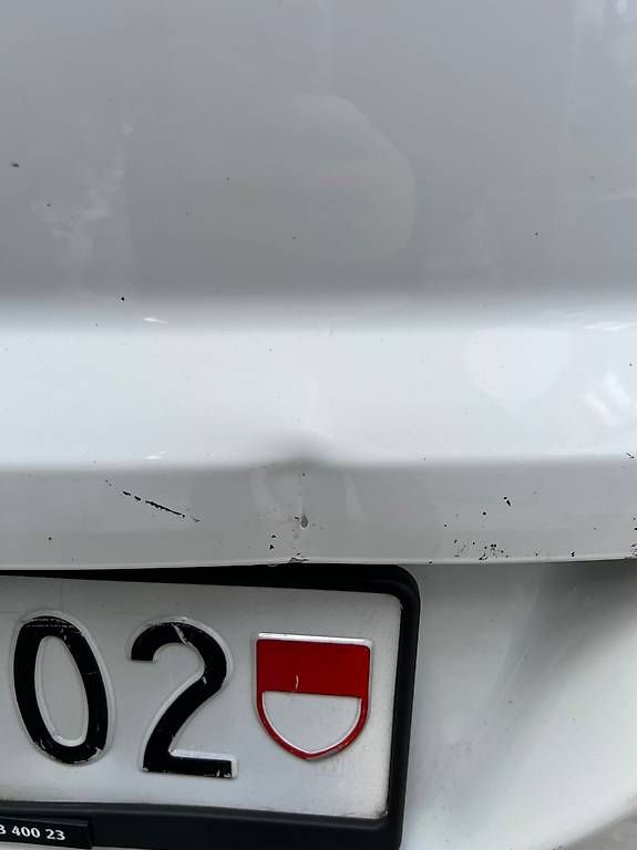 Citroën Automobili: Citroën C4 1.4 CH-Auto – Usato da Hägendorf venduto da Lino021 3