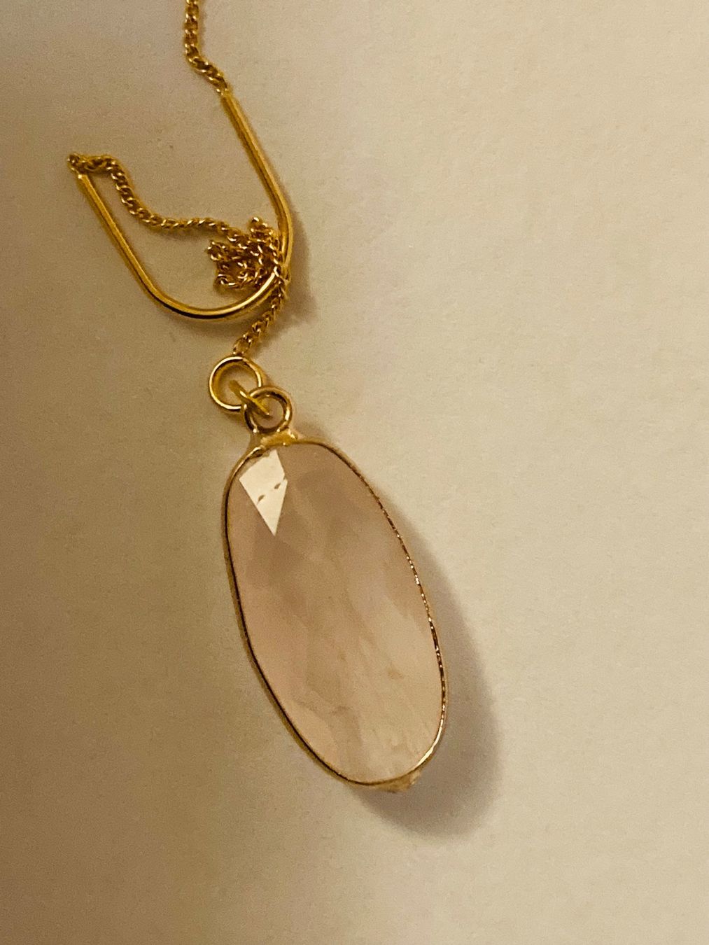 Orecchini pendenti & Orecchini a lobo: Longues boucles dorées avec perle de verre blanc rosé – Nuovo e nell'imballaggio originale da Genève venduto da ct_fqr8 1