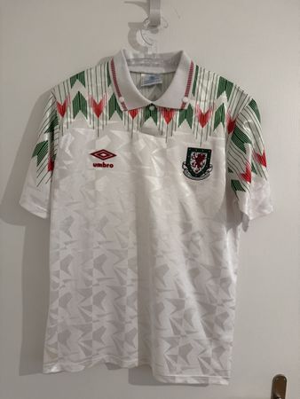 Wales Fussballtrikot Umbro 1990-92, Grösse L, Top Zustand!
