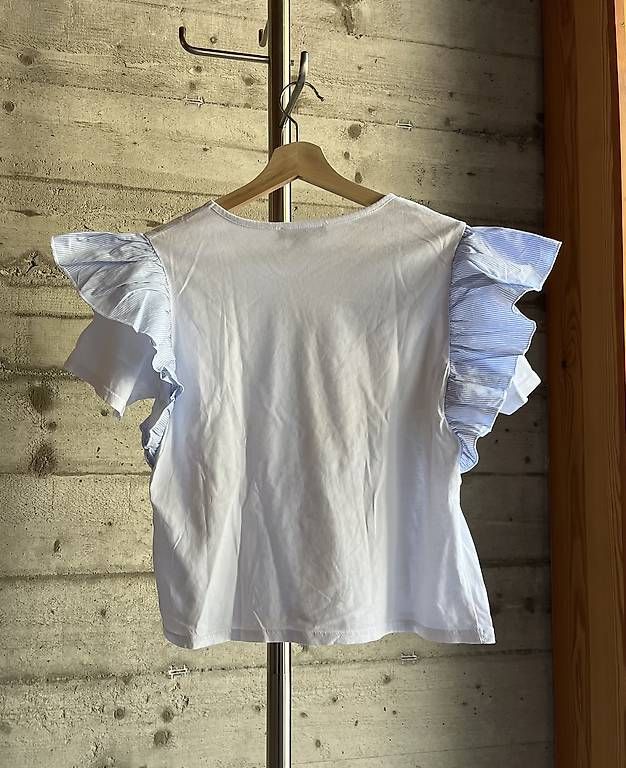 T-shirt: maglietta donna e ragazza – Usato da Gordola venduto da tan_rv2x 1