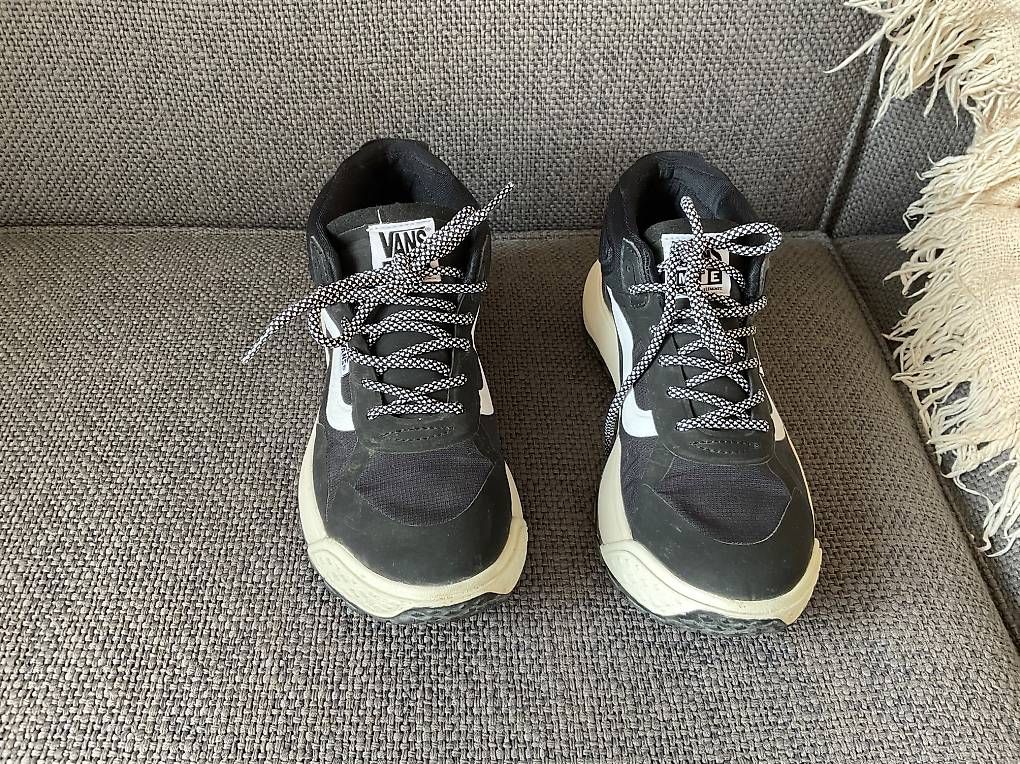 Herrenschuhe: VANS Outdoor Wanderschuhe – Neu und originalverpackt aus Zürich von B76 1