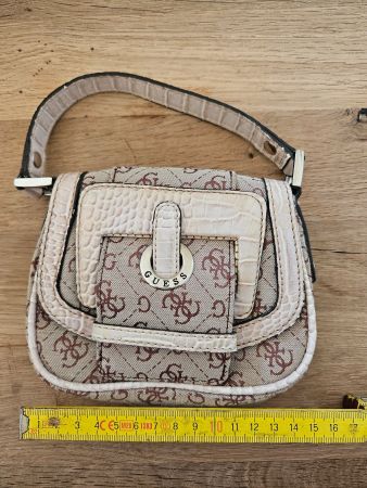 Guess Handtäschli, Mini Bag, Top Zustand, sehr süss!