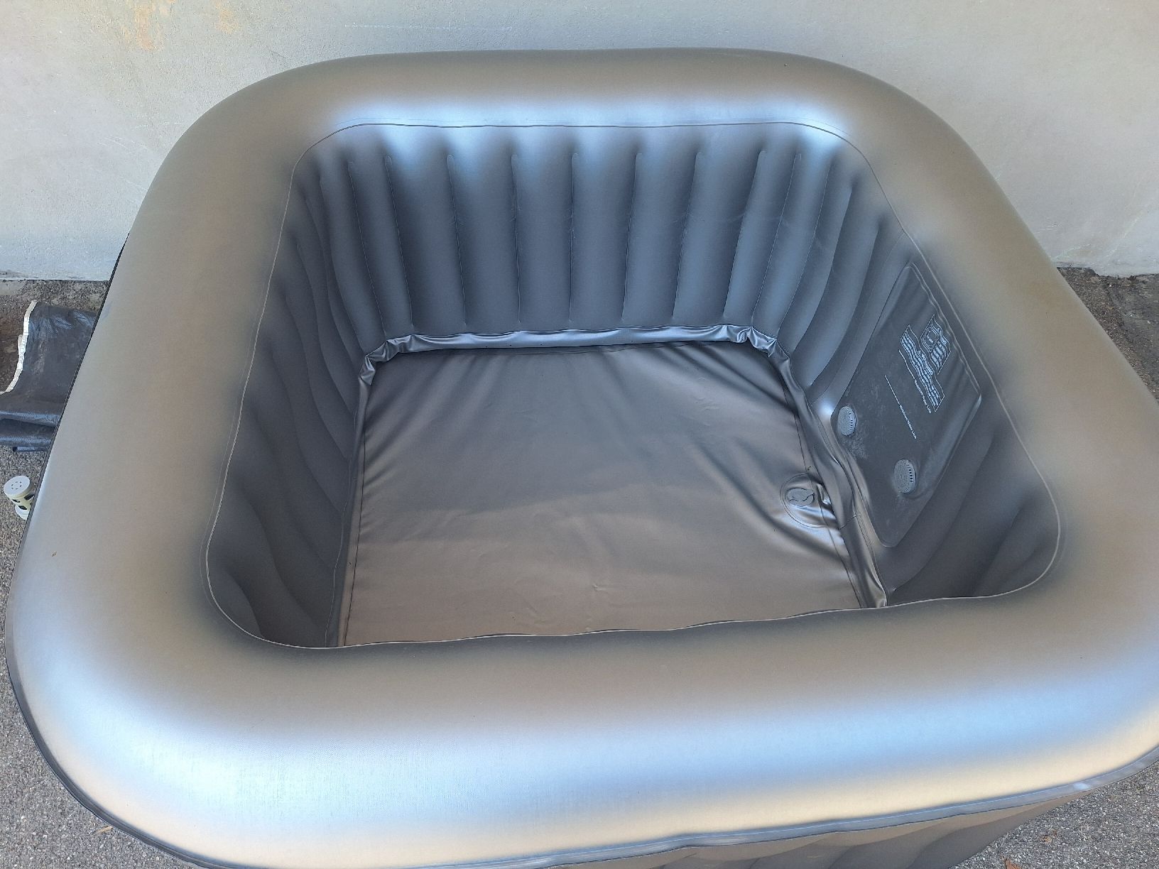 Bestway Whirlpool: Aufblasbaren Whirlpool M Spa – Usato da Willisau venduto da Richu86 1