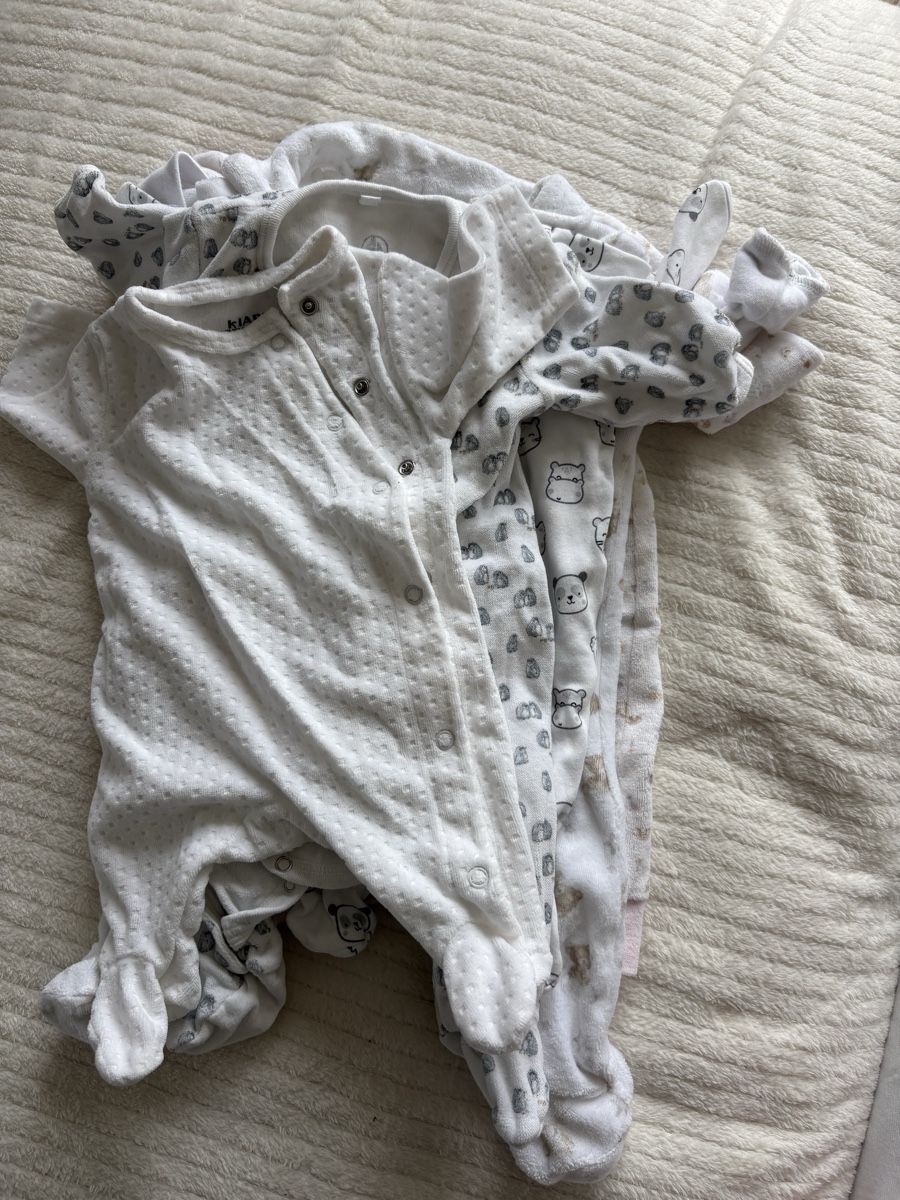 Pagliaccetti: Newborn rompers  – Usato da Zürich venduto da MajaTk 1