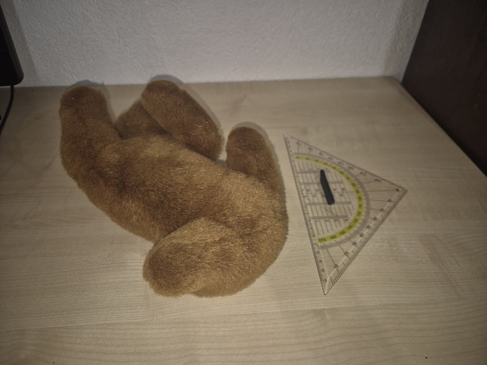 Giocattoli: Plüschtier schlaffender Bär – Usato da Gipf-Oberfrick venduto da Cyclodecan 1