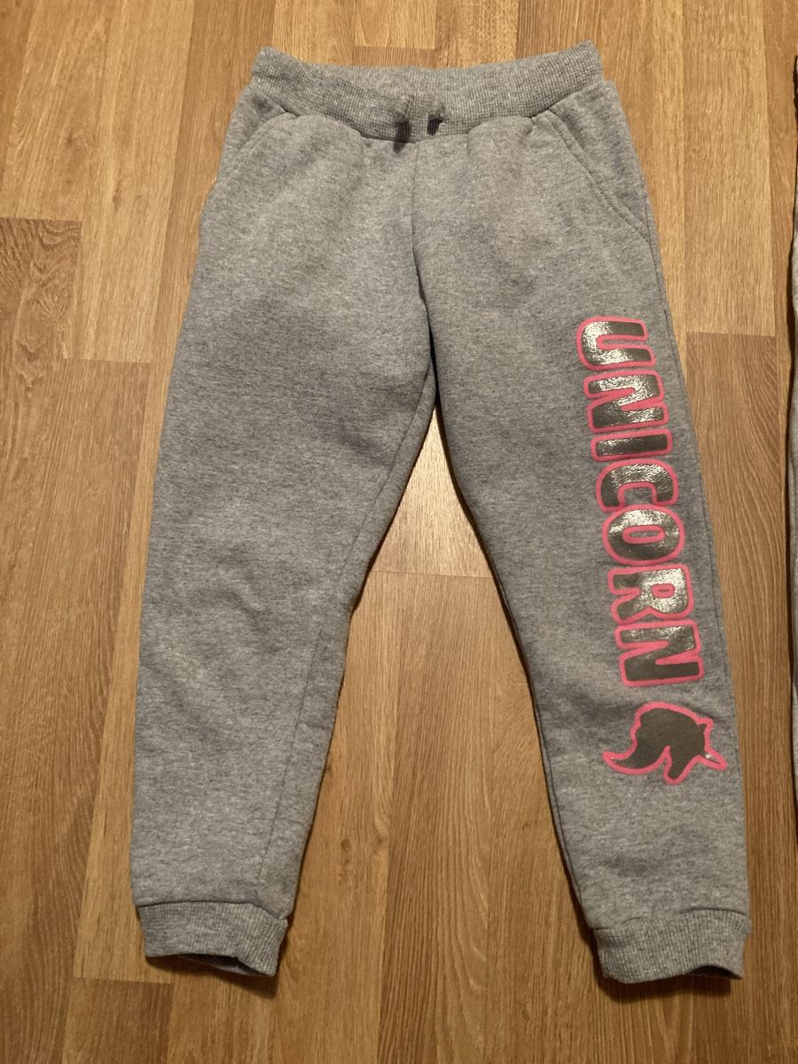 Pantalons: Mädchen Trainerhose Gr. 116 – D'occasion à Emmenbrücke par JJ_89