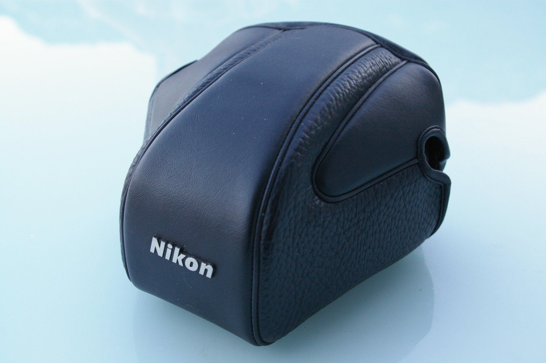 Nikon Borse: Nikon Bereitschaftstasche CF-47 – Nuovo (secondo la descrizione) da Niederurnen venduto da mowgli_1963