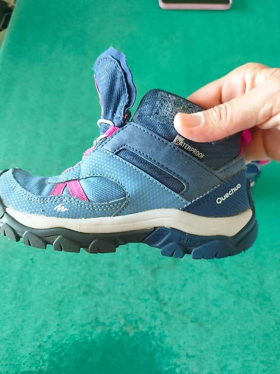 Scarpe per ragazze: Chaussures de randonnée pour enfant  – Usato da Corseaux venduto da sgi_v7vd 2