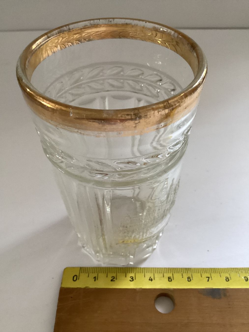 Gläser: Antikes Glas Wiener Rathaus – Gebraucht aus Eglisau von mar_5rn2 2