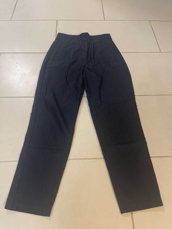 Zara Bundfaltenhose, Gr. S, gestreift!