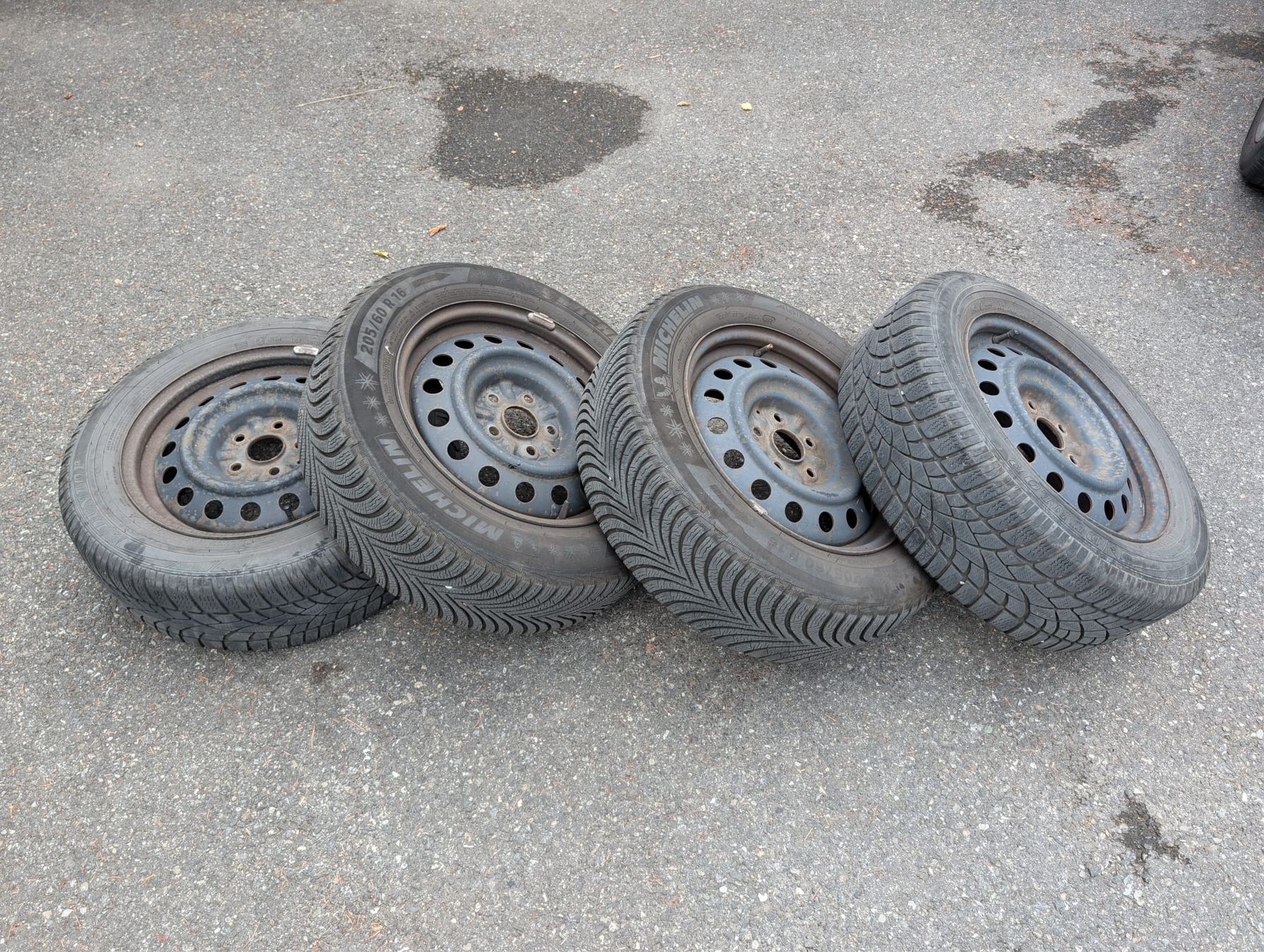 Pneus & Roues: 4 roues Toyota Auris – D'occasion à Laconnex par mar_l6qc