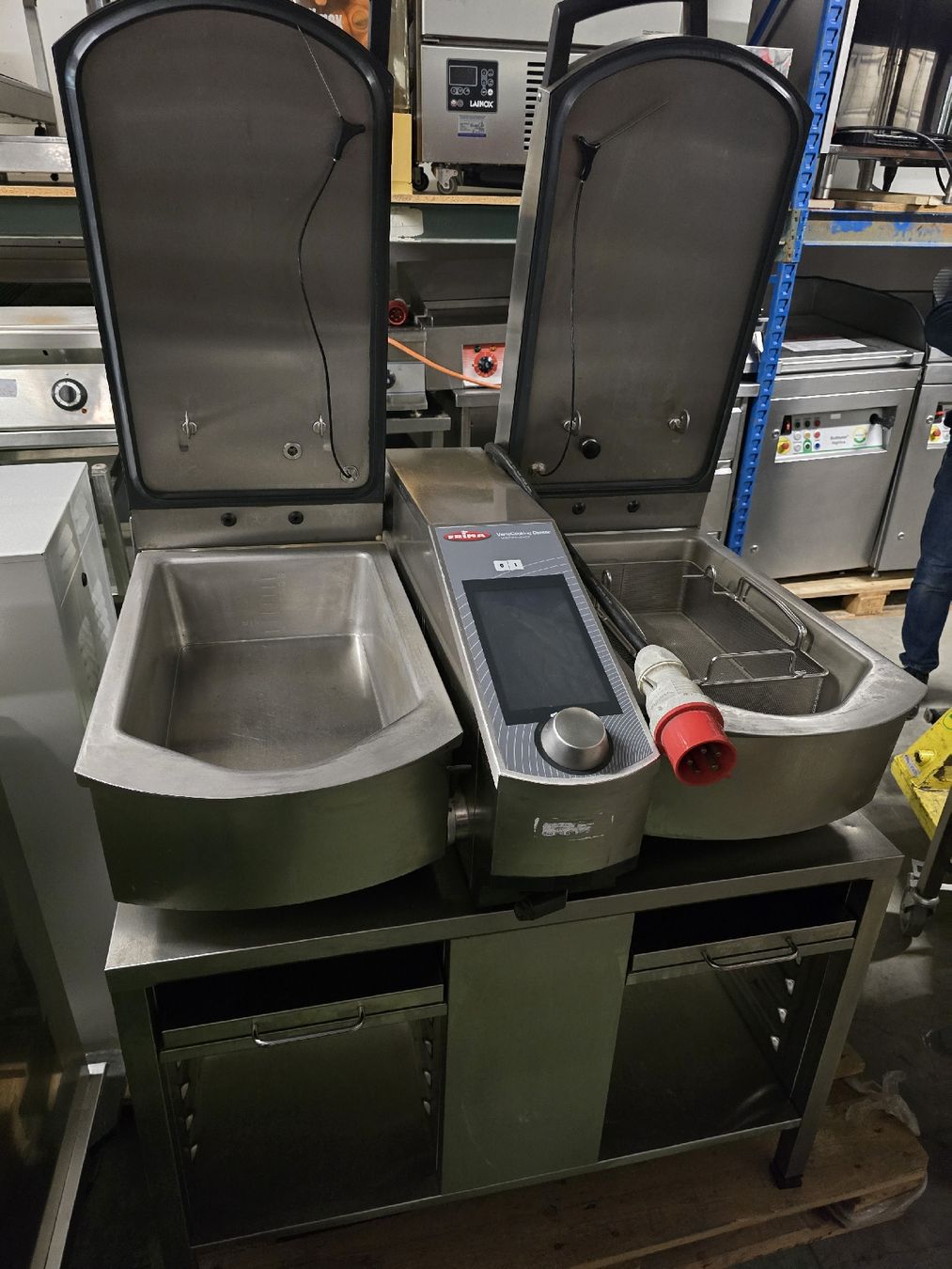 Rational Elettrodomestici da cucina: Rational VCC 112T VarioCooking Center – Usato da Emmen venduto da eje_gyj7 2
