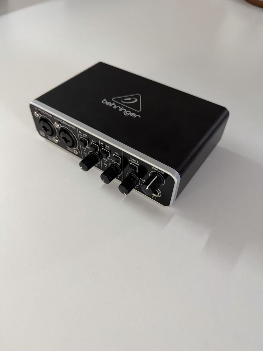 Behringer Attrezzatura per studi di registrazione: Carte son Behringer U-PHORIA UMC202HD – Usato da Cornol venduto da zep-3