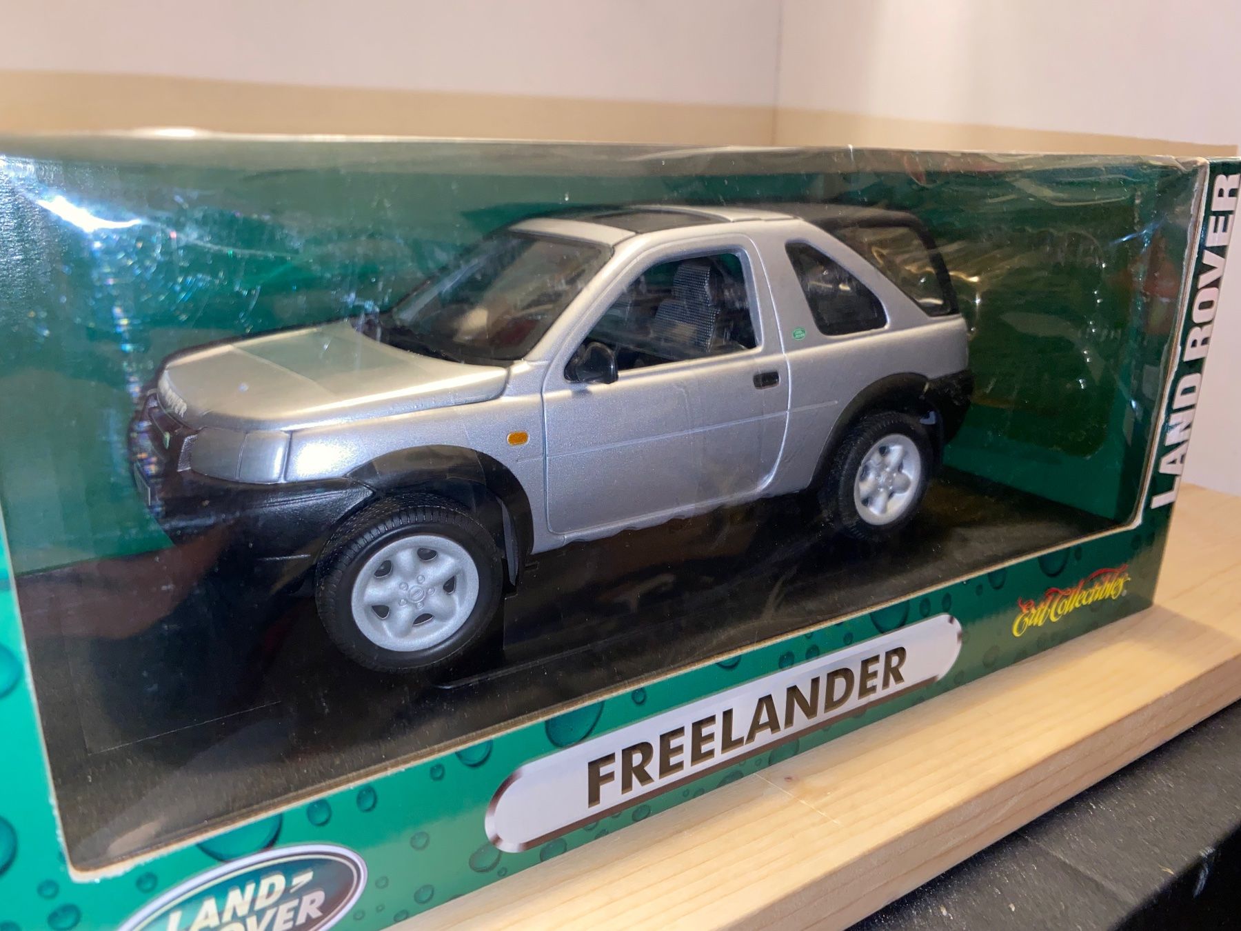 Land Rover Modellini d'auto: Land Rover Freelander 1/18 – Nuovo (secondo la descrizione) da Wohlen AG venduto da PrivatSammlung