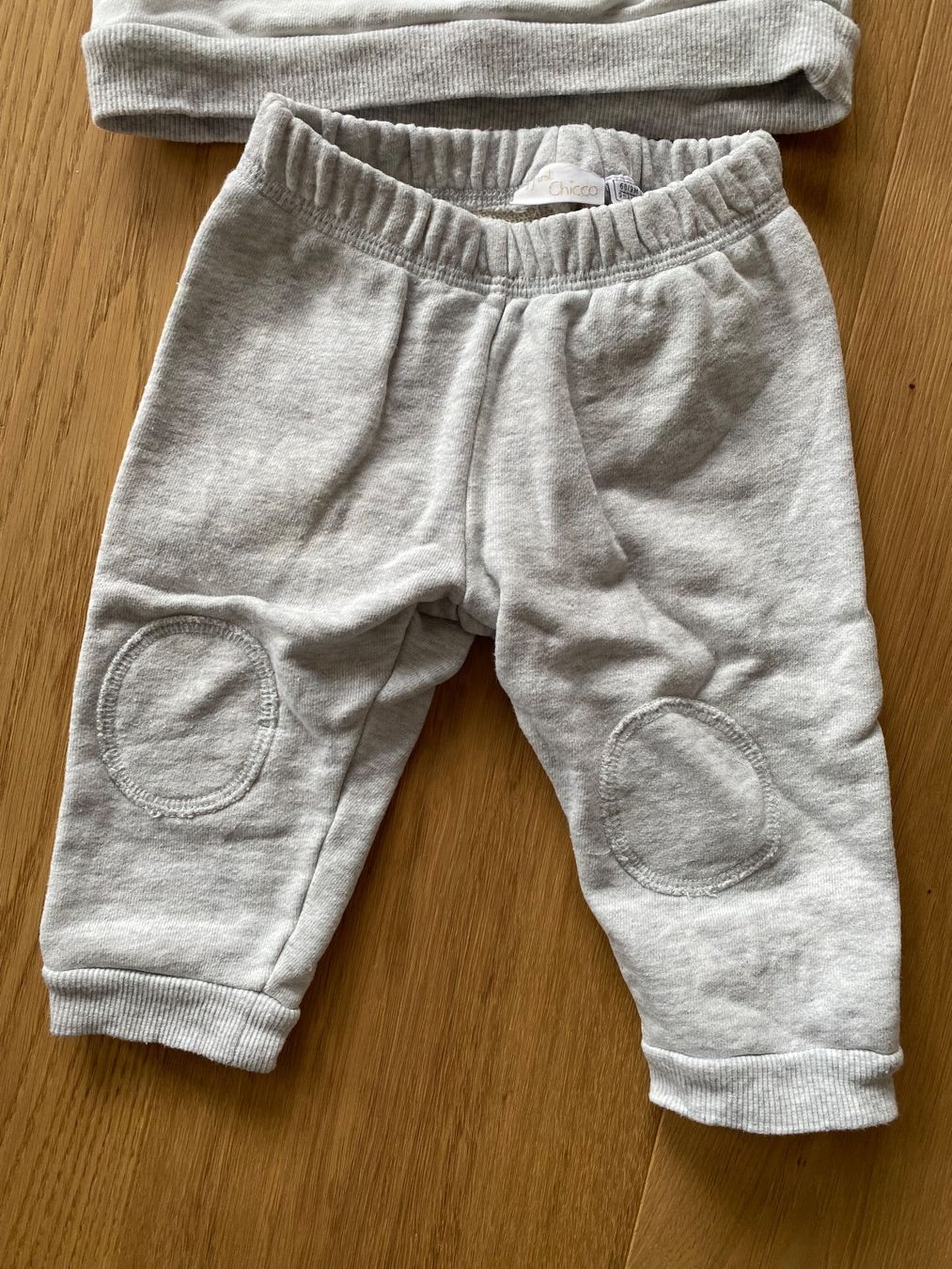 Chicco Lotti & Set di vestiti: Bequemes Baby Set Chicco Kuh 68 – Usato da Trachslau venduto da M_Schmid81 2