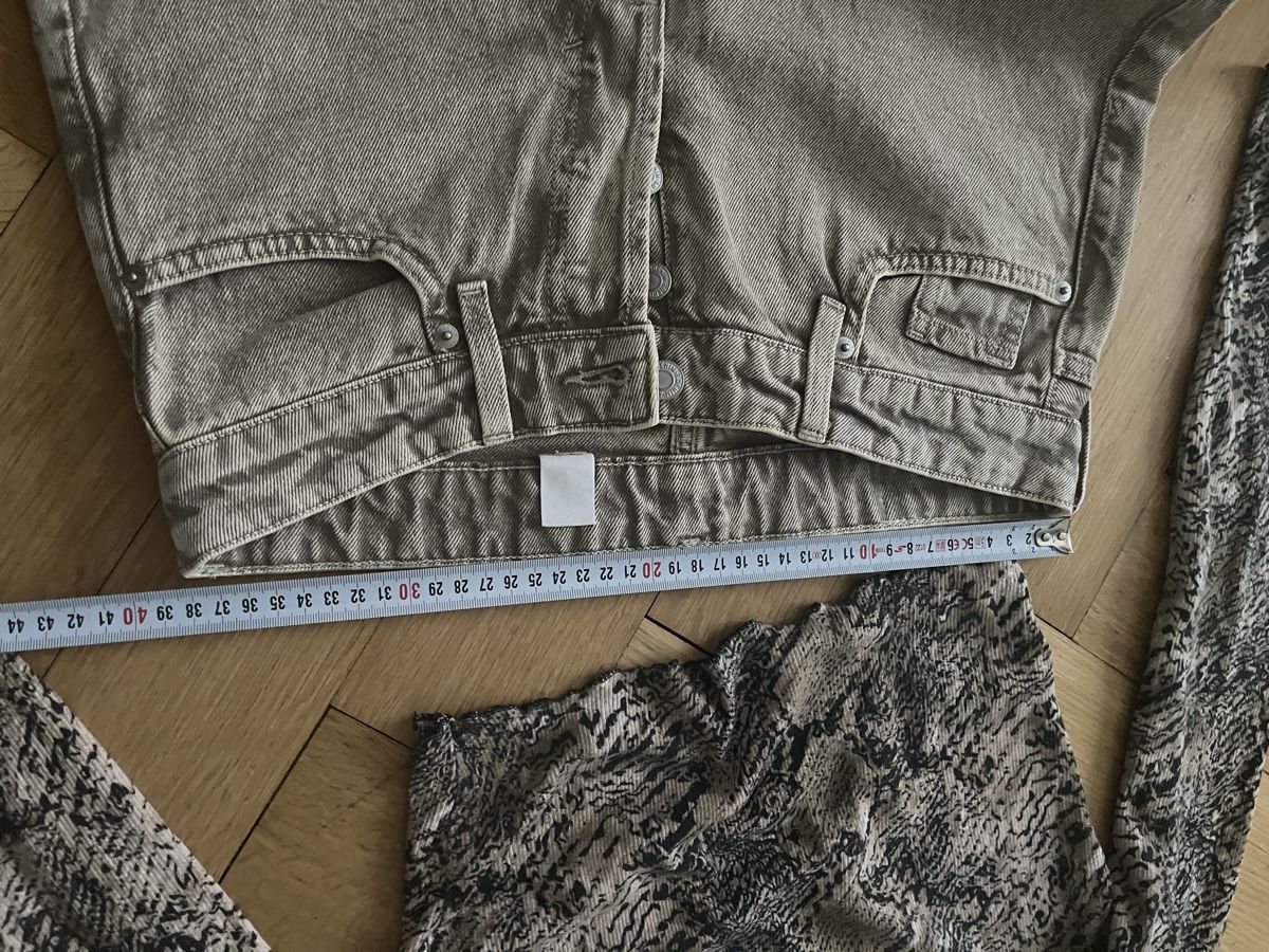 Lotti di vestiti: Bershka Oberteil Schlangenprint mit Hose  – Nuovo (secondo la descrizione) da Olten venduto da sae_82z2 4