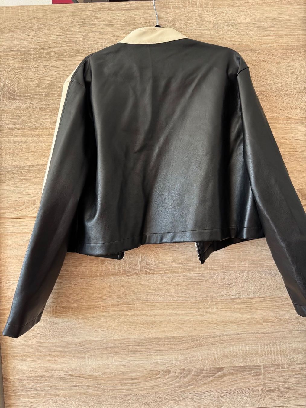 Jacken: Veste biker courte – Gebraucht aus Montreux von Izapechee 5