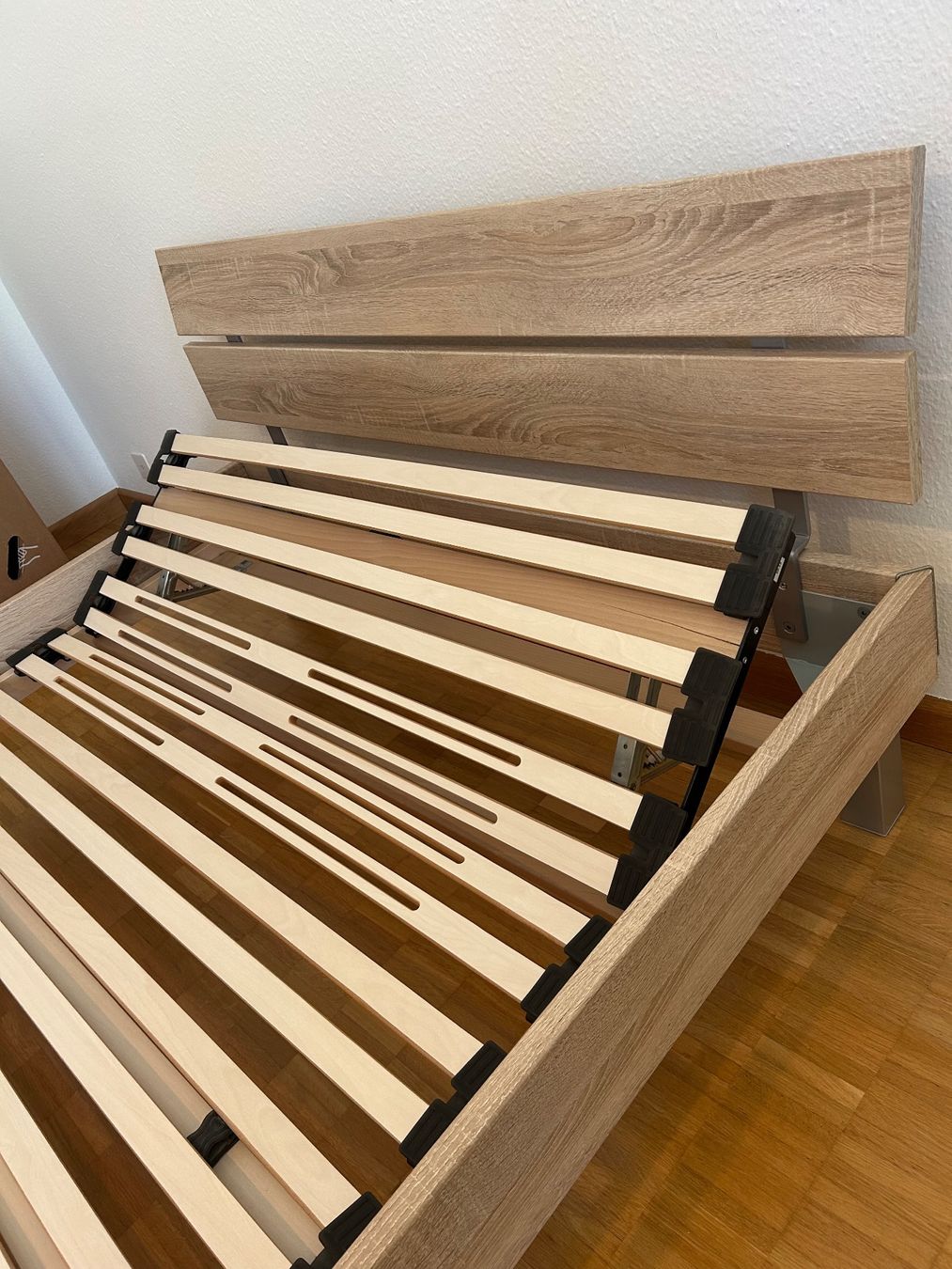 Letti: Bettgestell Holzoptik mit Lattenrost – Usato da Basel venduto da dor_ljs6 5