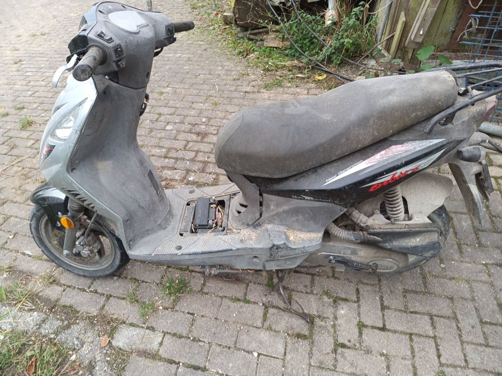roller-scooter-sym-orbit-2-50-defekt-in-bottenwil-f-r-chf-16-nur