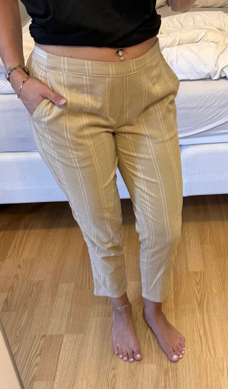 Hosen: Stoffhose beige / Grösse: M – Gebraucht aus Oberhofen Thun'see von ClaudiaKelesh 1