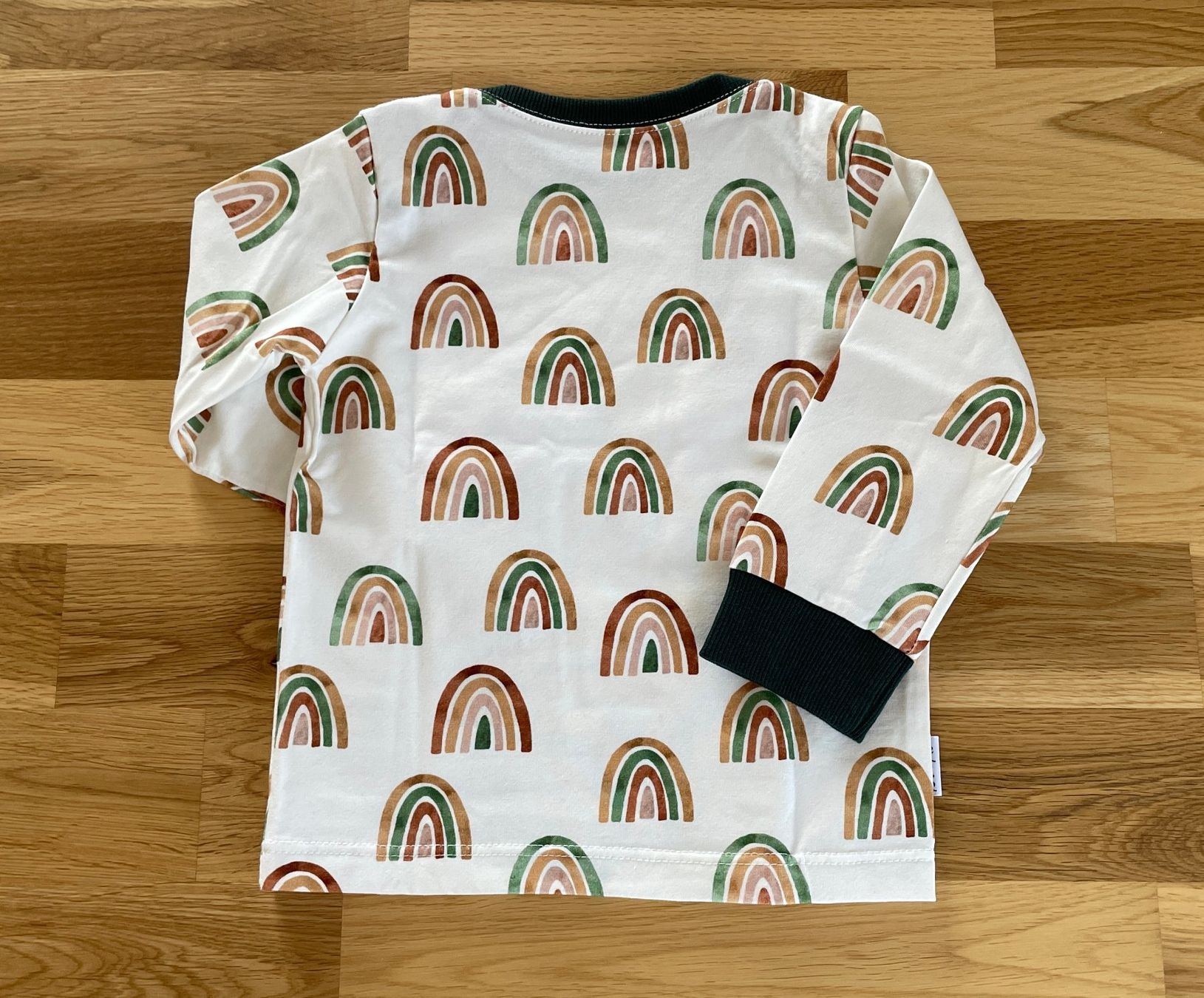 Maglioni & Felpe: Pullover Regenbogen, Grösse 86 – Nuovo (secondo la descrizione) da Burgdorf venduto da Crown. 2