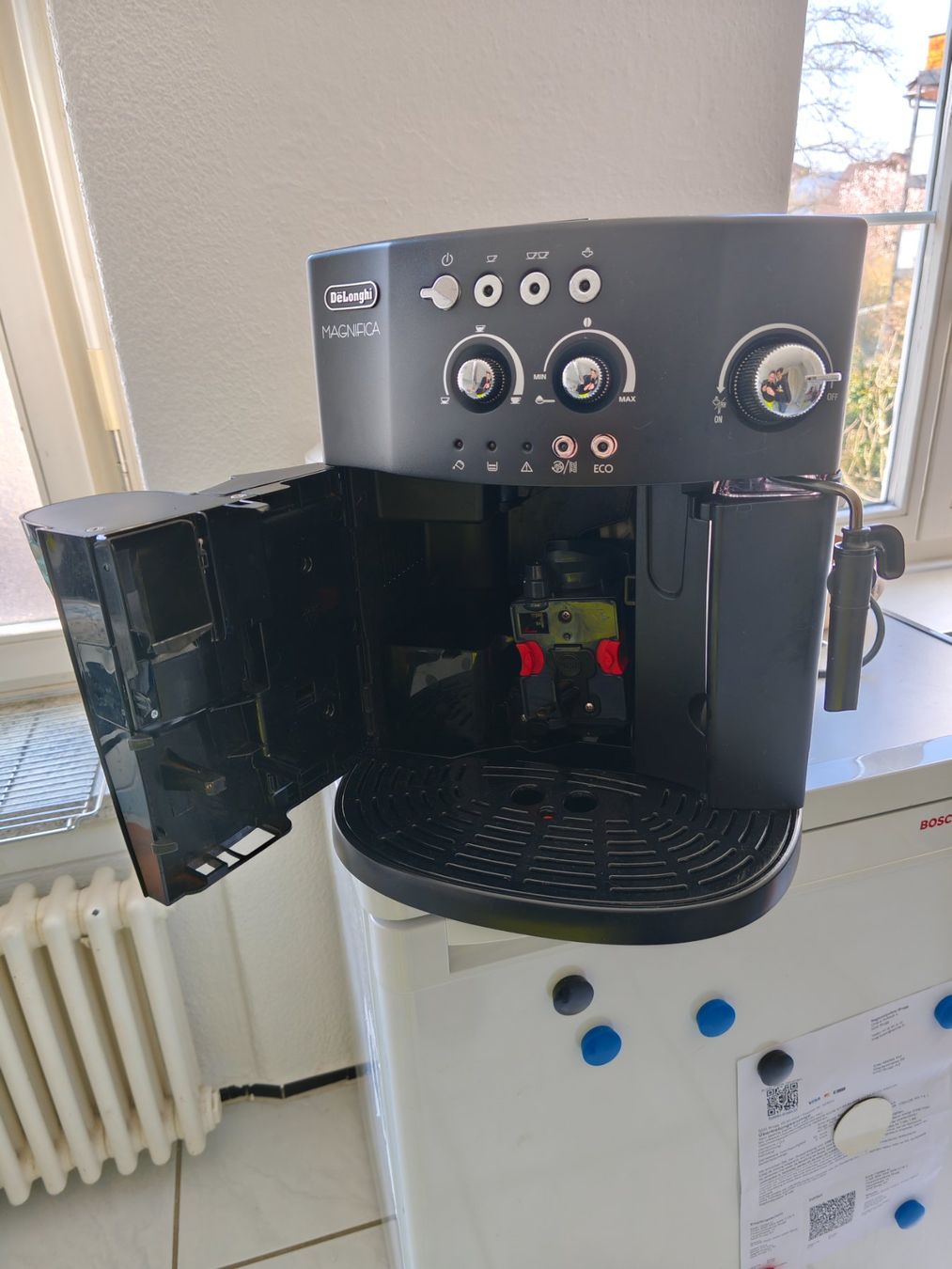 Macchine per caffè & Macchine per espresso: DeLonghi Magnifica Kaffeemaschine – Usato da Brugg AG venduto da IEzer 3