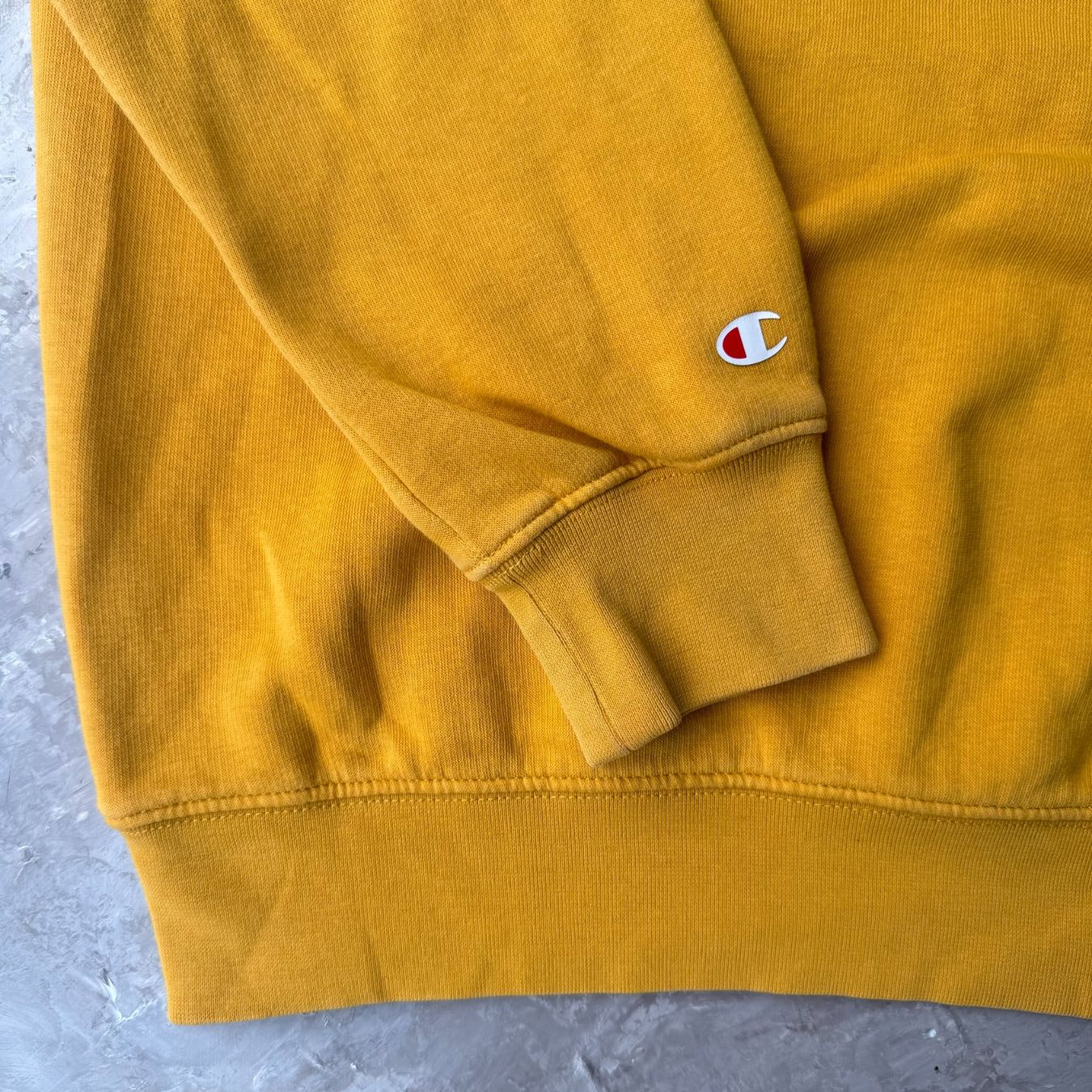 Champion Maglioni & Felpe: Sweat à Capuche Champion Jaune Moutarde – Usato da Thônex venduto da Suisse.Shopping 3
