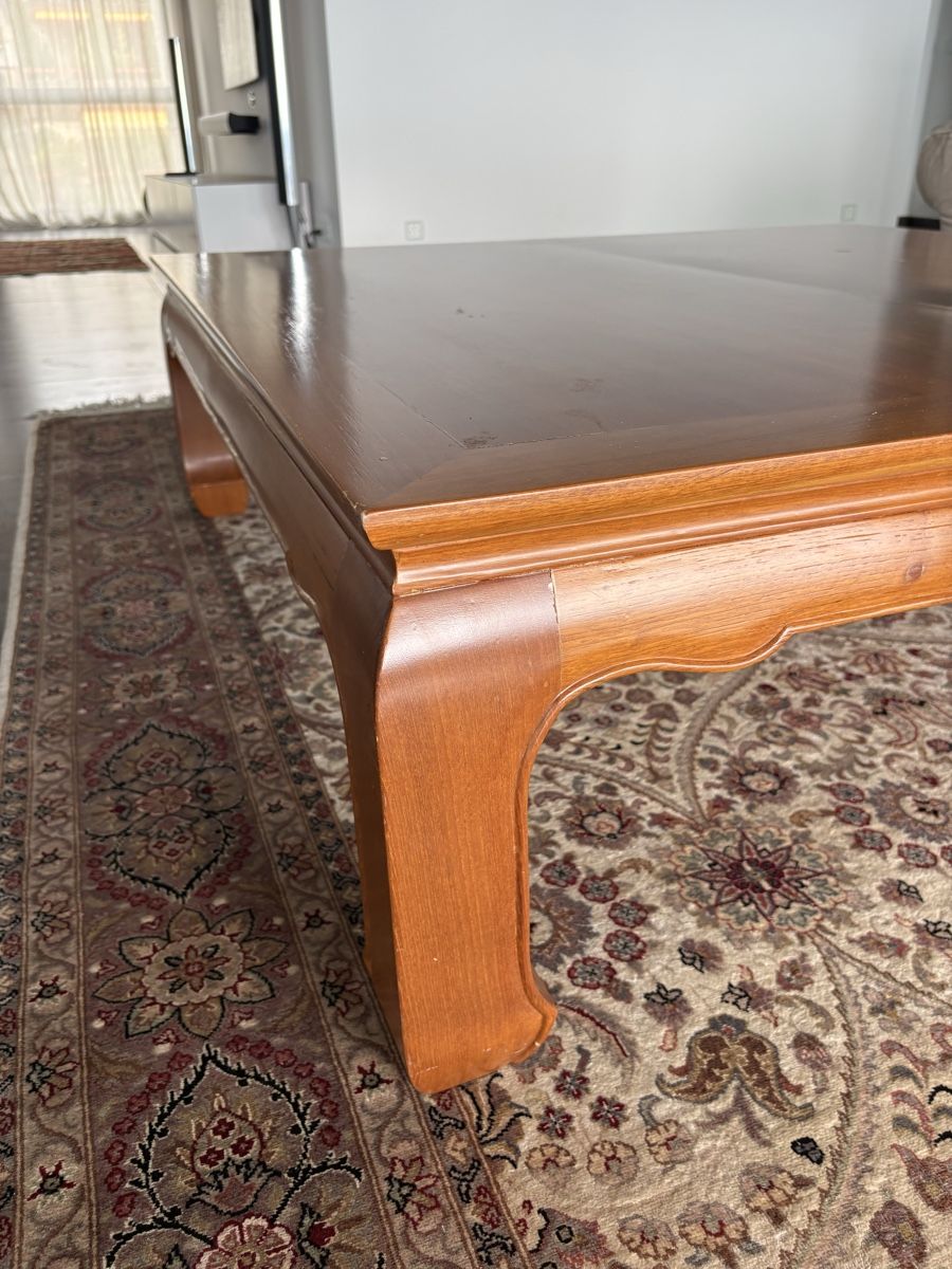 Tische: Wooden square coffee table  – Gebraucht aus La Conversion von chi_td5v 1