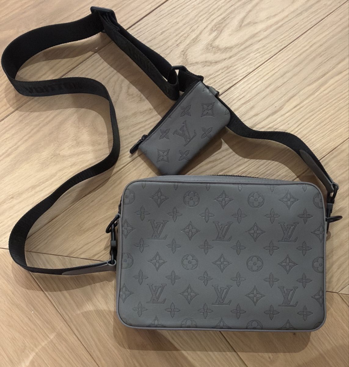 Louis Vuitton Altro in  Abbigliamento & Accessori: Louis Vuitton Messenger bag – Nuovo (secondo la descrizione) da Zürich venduto da LWCollector 2